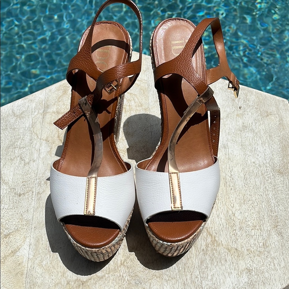 iDOré Brown and White Women's Sandals